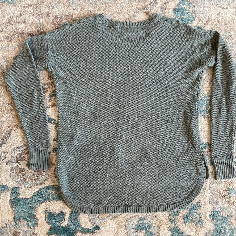 Madewell sweater lovely gray/green color size small